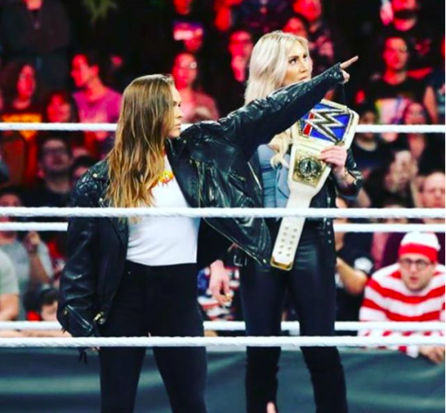 Ronda Rousey, professional wrestle-pointer